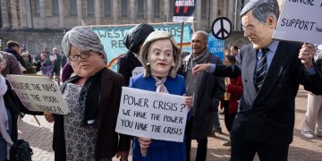 Liz Truss' popularity decline: The PM is on the verge of collapse