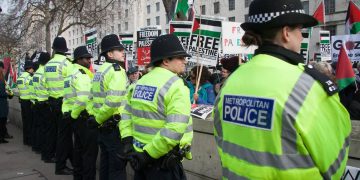 The recent diplomatic row between Israel and the UK has generated global interest,